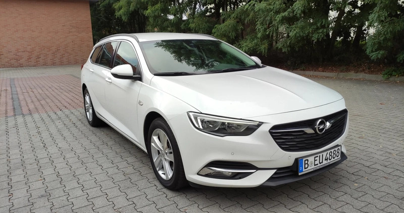 Opel Insignia cena 44900 przebieg: 227000, rok produkcji 2018 z Praszka małe 667